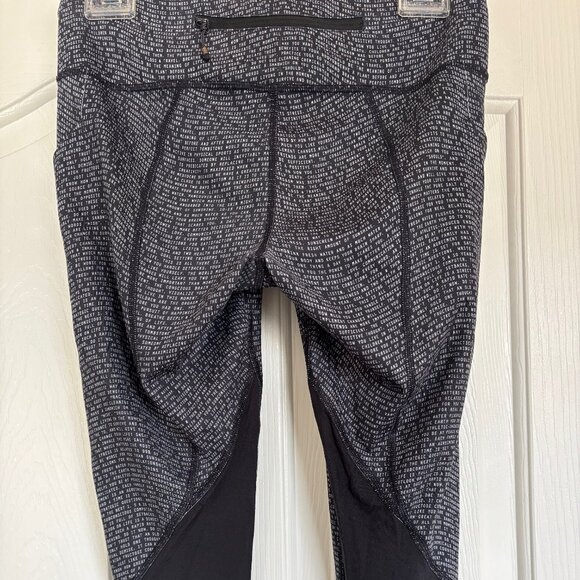 Lululemon Inspire Tight II – SeaWheeze 2016 Coded Manifesto (Size 6) - Picture 2 of 4